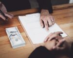 Oświadczenie o odstąpieniu od umowy kupna sprzedaży – wzór i instrukcje