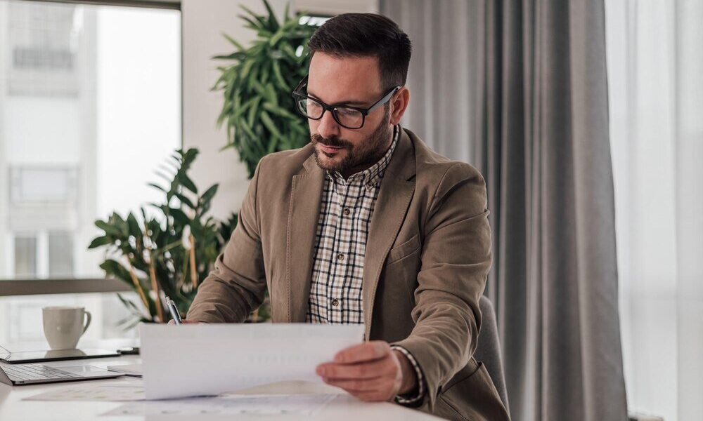 Czy będąc na KRUS-ie można pracować na umowę zlecenie – konsekwencje i warunki