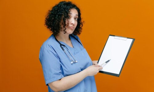 Czy na umowie zlecenie przysługuje L4 – prawa do zasiłku chorobowego