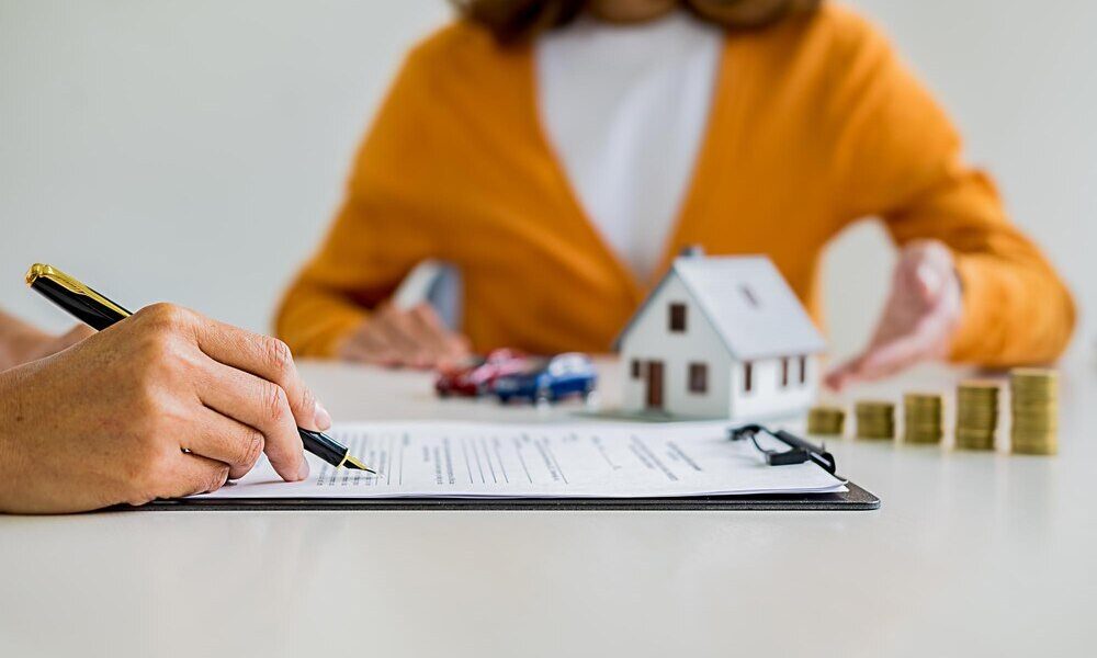 Umowa przedwstępna sprzedaży mieszkania – kluczowe elementy i wzory