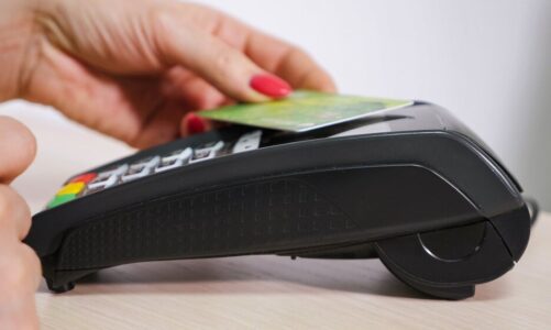 Ile kosztuje terminal do płatności kartą?