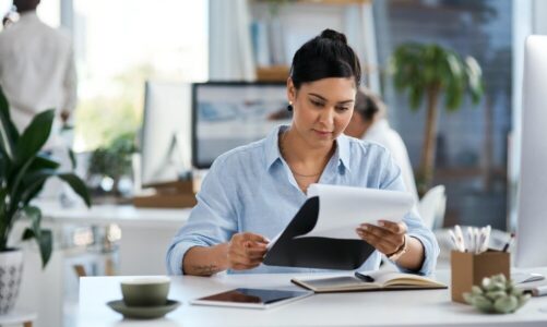 Jak sprawdzić czy ktoś był karany – legalne metody weryfikacji